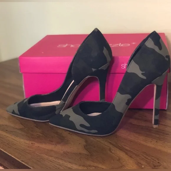 Heels - Picture 2 of 7